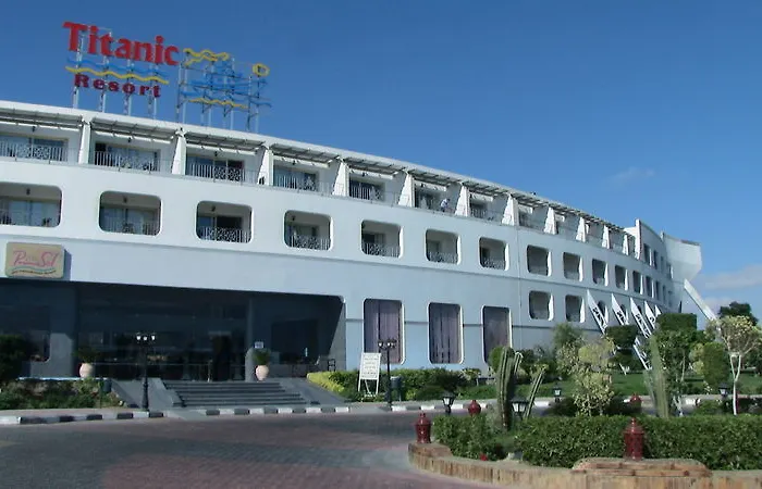 Titanic Aqua Park - Families And Couples Only 4*