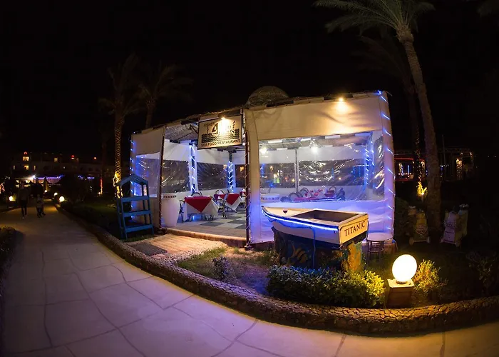 Resort Titanic Aqua Park - Families And Couples Only Hurgada
